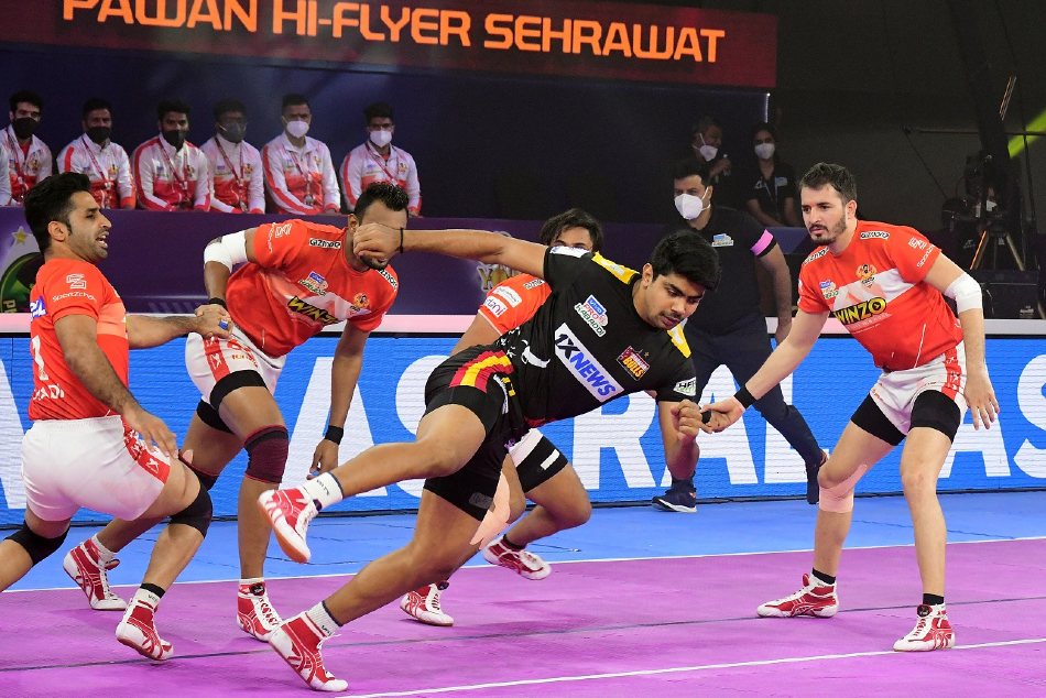 Pkl Bengaluru Bulls Decimate Gujarat Giants To Clinch Semifinal Spot