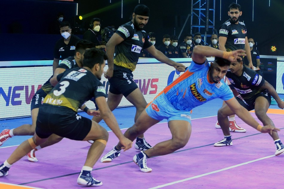 Pkl Telugu Titans And Bengal Warriors Share The Spoils