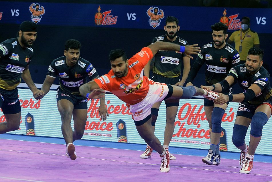 Pkl Gujarat Giants Beat Telugu Titans To Keep Playoff Hopes Alive