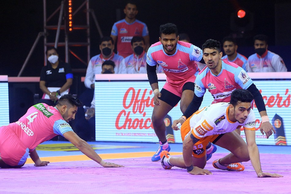 Pkl Puneri Paltan Beat Jaipur Pink Panthers Playoff Spots For Both Team Depend On Other Results