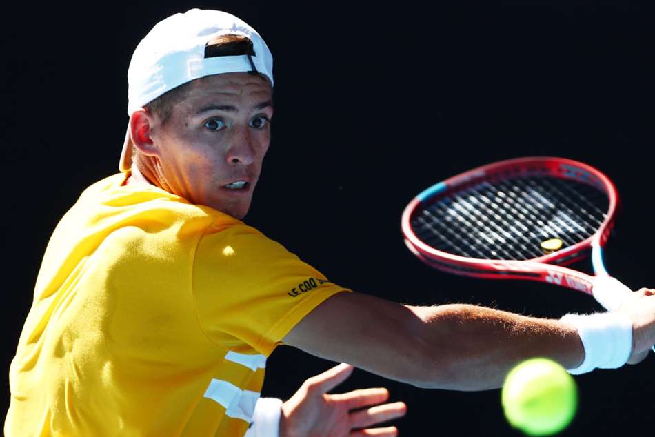 Baez beats former Cordoba champ Garin to make first quarter-final - myKhel