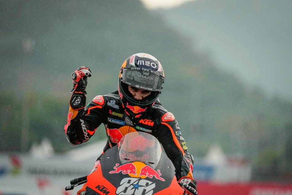 Indonesian Gp Miguel Oliveira Prevails In A Wet Race