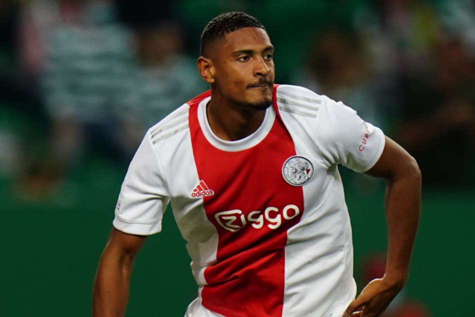 Rumour Has It Ten Hag To Bring Haller To Manchester United From Ajax