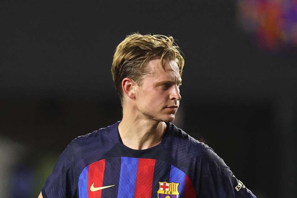 Rumour Has It Frenkie De Jong Transfer Saga Rolls On Amid Chelsea Man Utd Interest