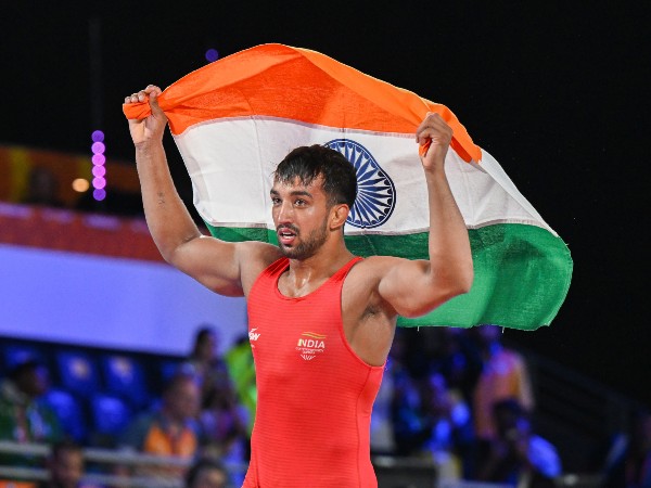 Cwg 2022 Indian Wrestlers Continue To Dominate As Ravi Kumar Vinesh Phogat Naveen Bag Gold