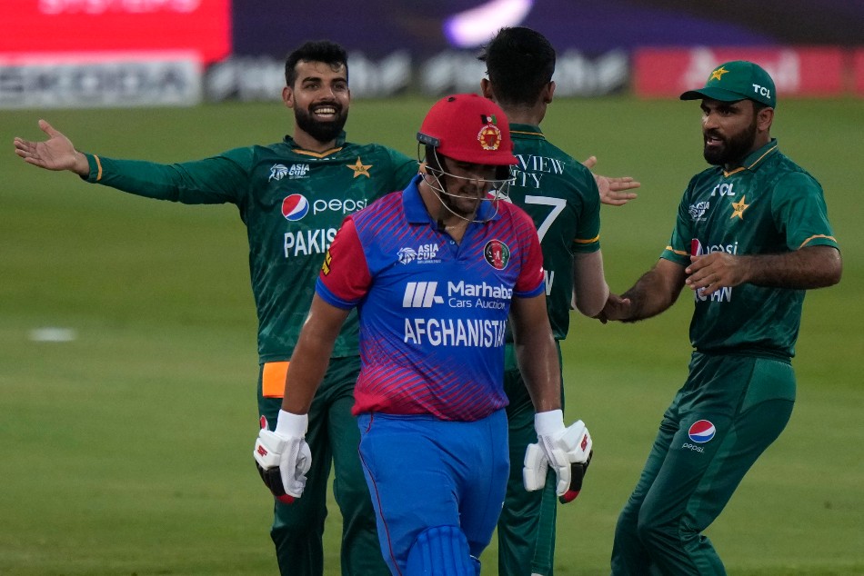Asia Cup 2022 Afghanistan Fans Hurl Chairs At Pakistan Fans After Last Over Thriller