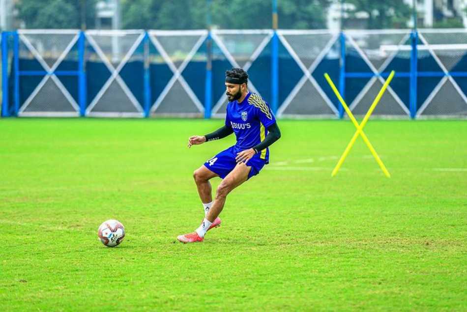 Isl Transfer Watch Chennaiyin Fc Sign Prasanth From Kerala Blasters