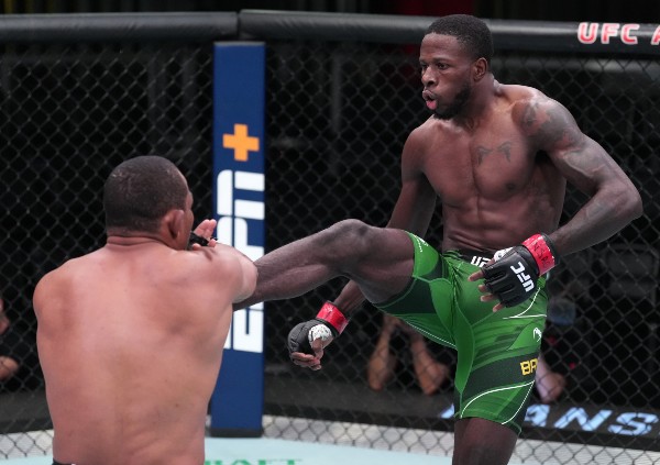 Co-main Event: Brown outworks Trinaldo