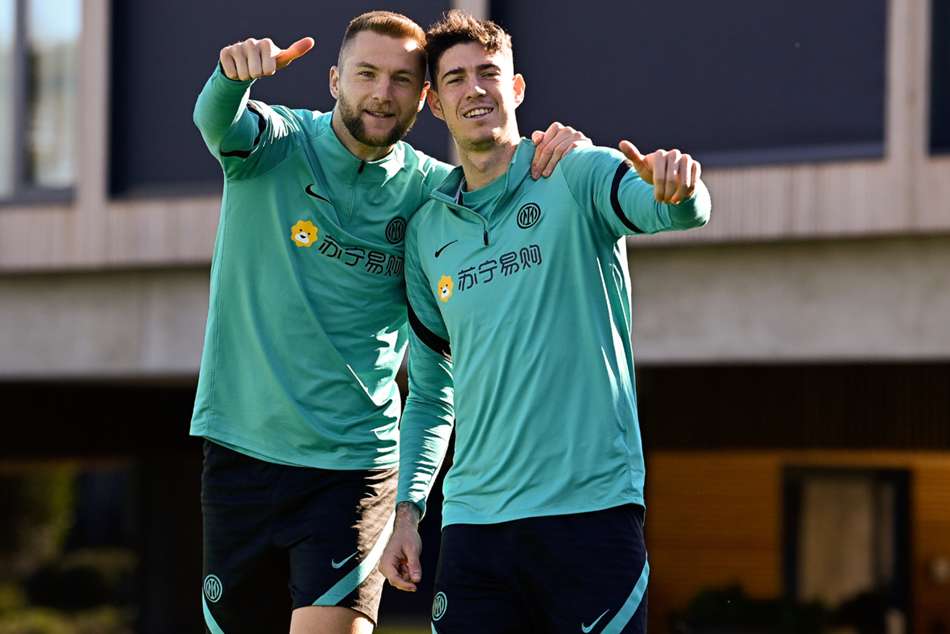 Rumour Has It Manchester United Enquire About Inter Defenders Skriniar Bastoni And Dumfries