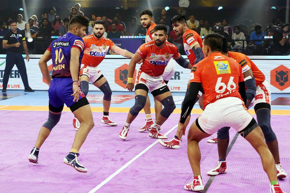 Pkl 2022 Dabang Delhi Cruise Beat Gujarat Giants 50 47 As Naveen Kumar Ashu Malik Star