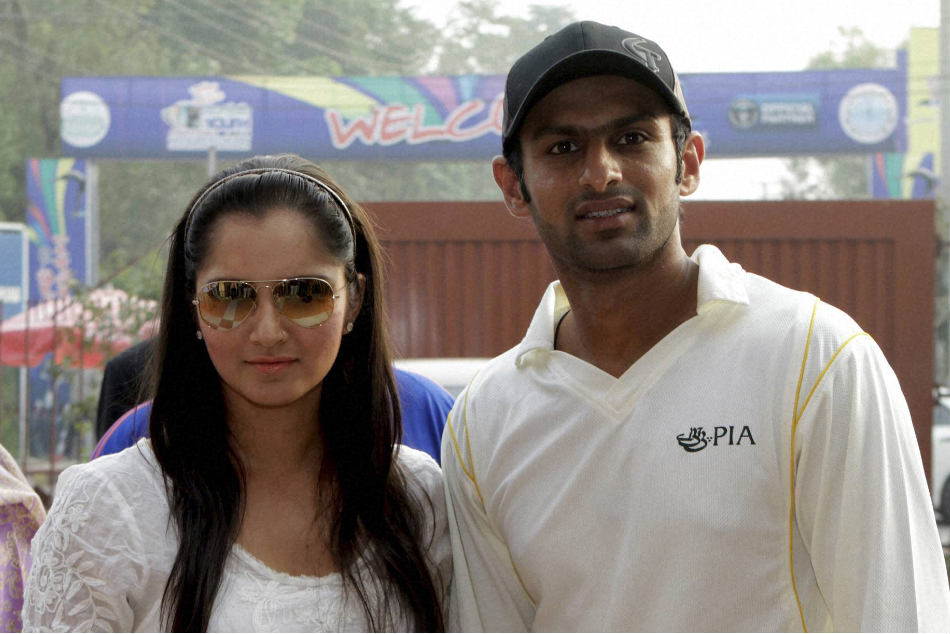 Sania Mirza Shoaib Malik To Host A Talk Show Netizens Slam Celebrity Couple For Spreading Rumours