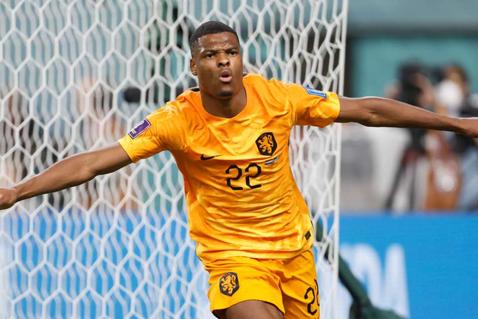 Rumour Has It Chelsea Manchester United And Tottenham To Battle It Out For Inter Denzel Dumfries