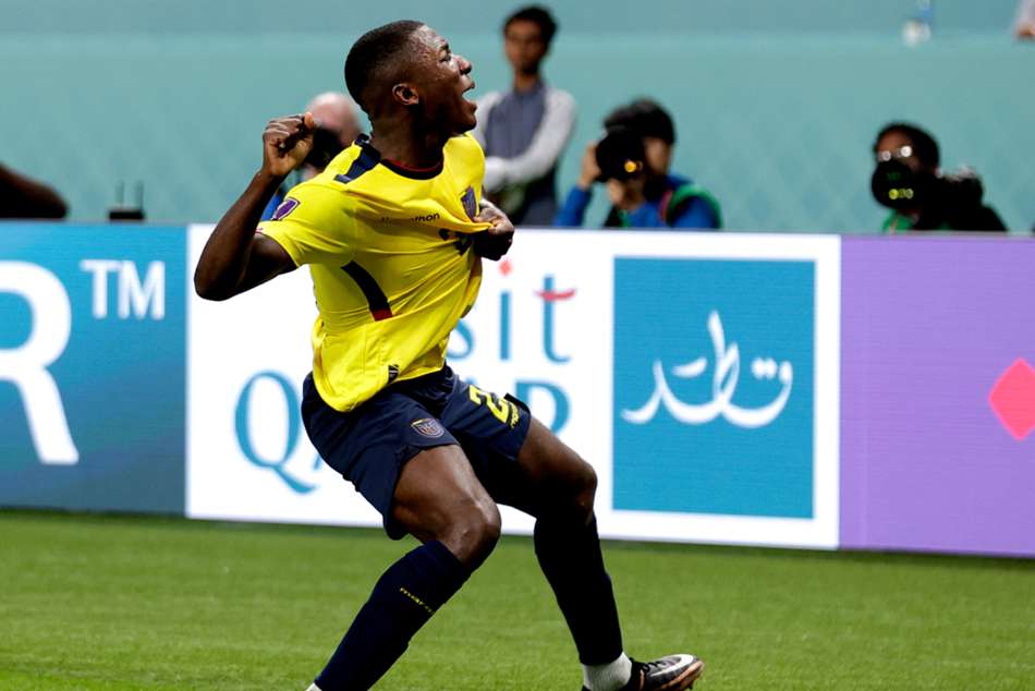 Rumour Has It Arsenal Plan 75million Push For Brightons Moises Caicedo