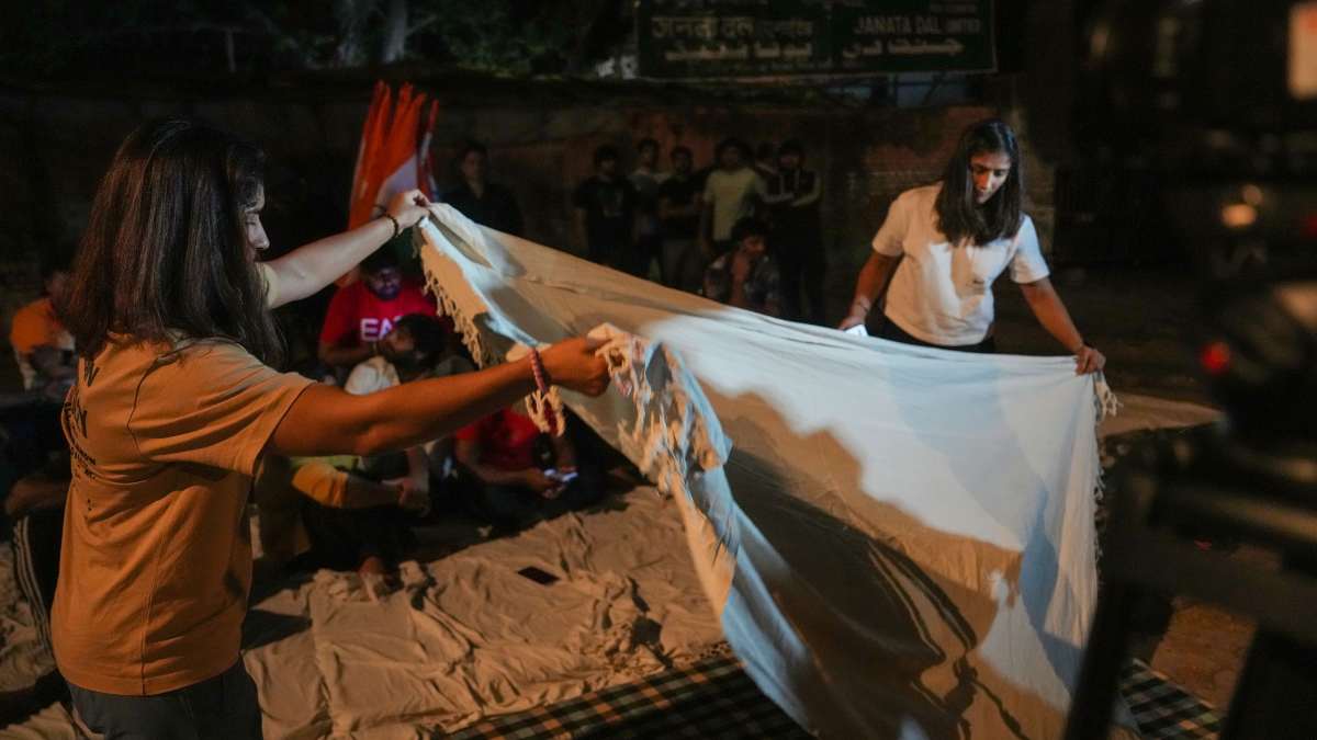 Top Indian Wrestlers Sleep On Footpath Near Protest Site In Delhi