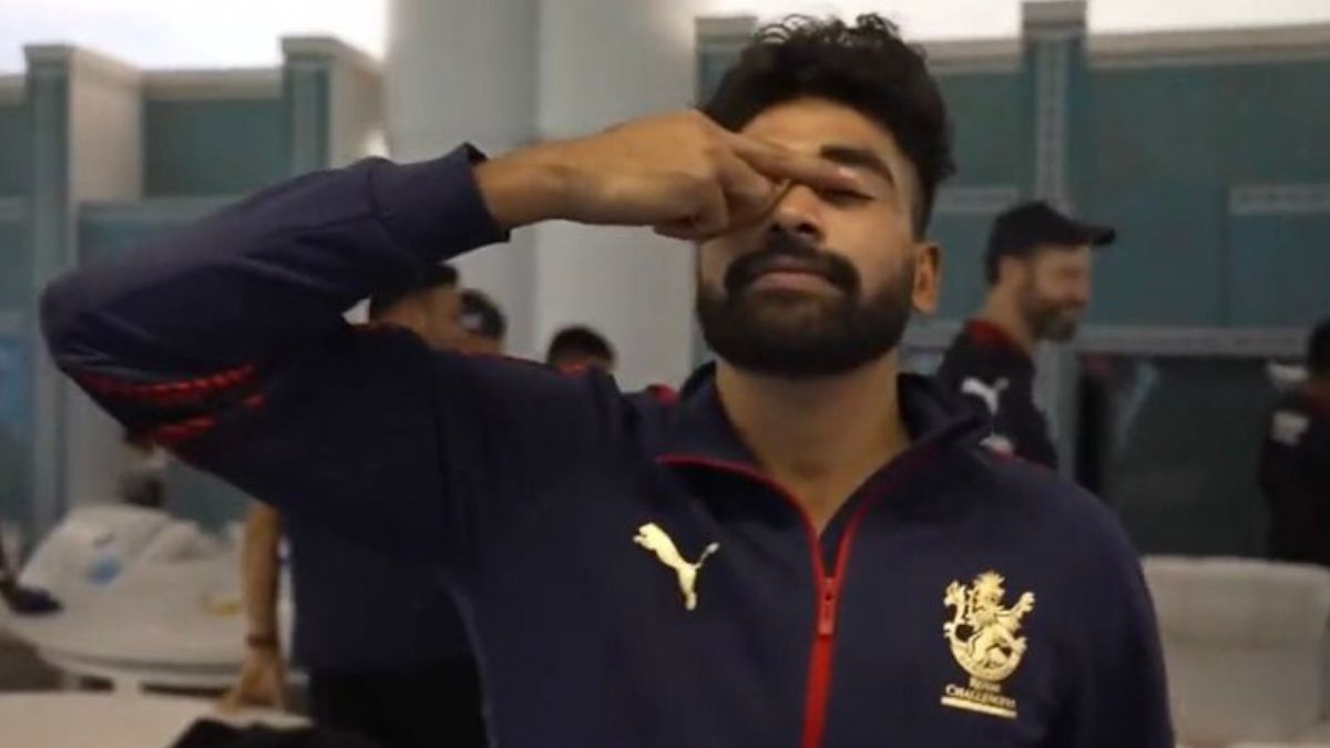IPL 2023 Mohammed Siraj flashes 'middlefinger' in dressing room