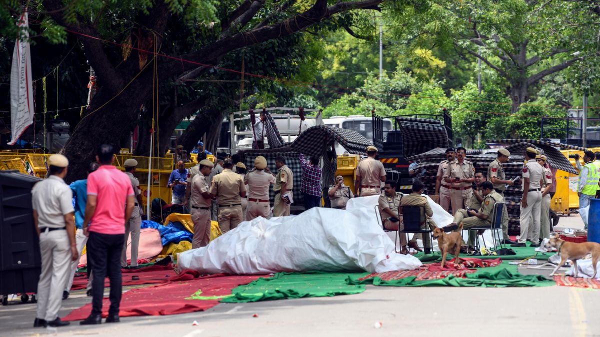 Wrestlers Protest Delhi Police Prohibits Sit In At Jantar Mantar