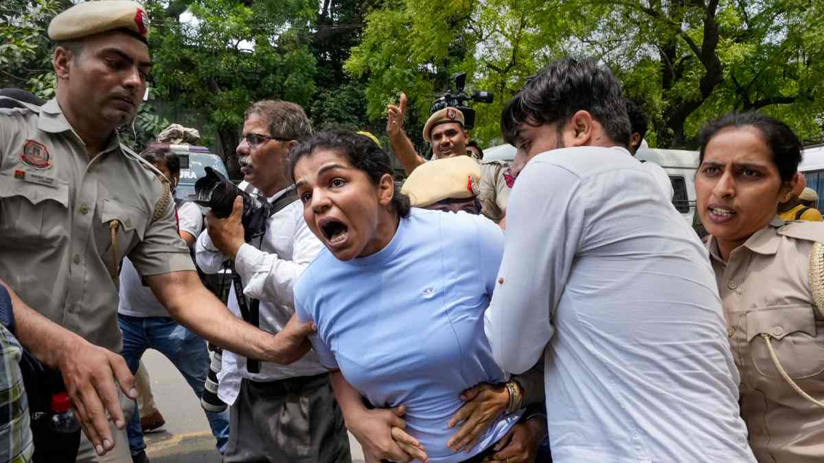 Sakshi Malik And Babita Phogat Engage In War Of Words Over Wrestlers Protest