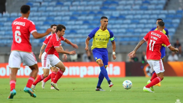 Ronaldo xin đá thêm, Al Nassr vẫn thua tan nát ở Bồ Đào Nha 3 Al Nassr vs Benfica Highlights: Cristiano Ronaldo's team suffer 1-4 defeat - myKhel