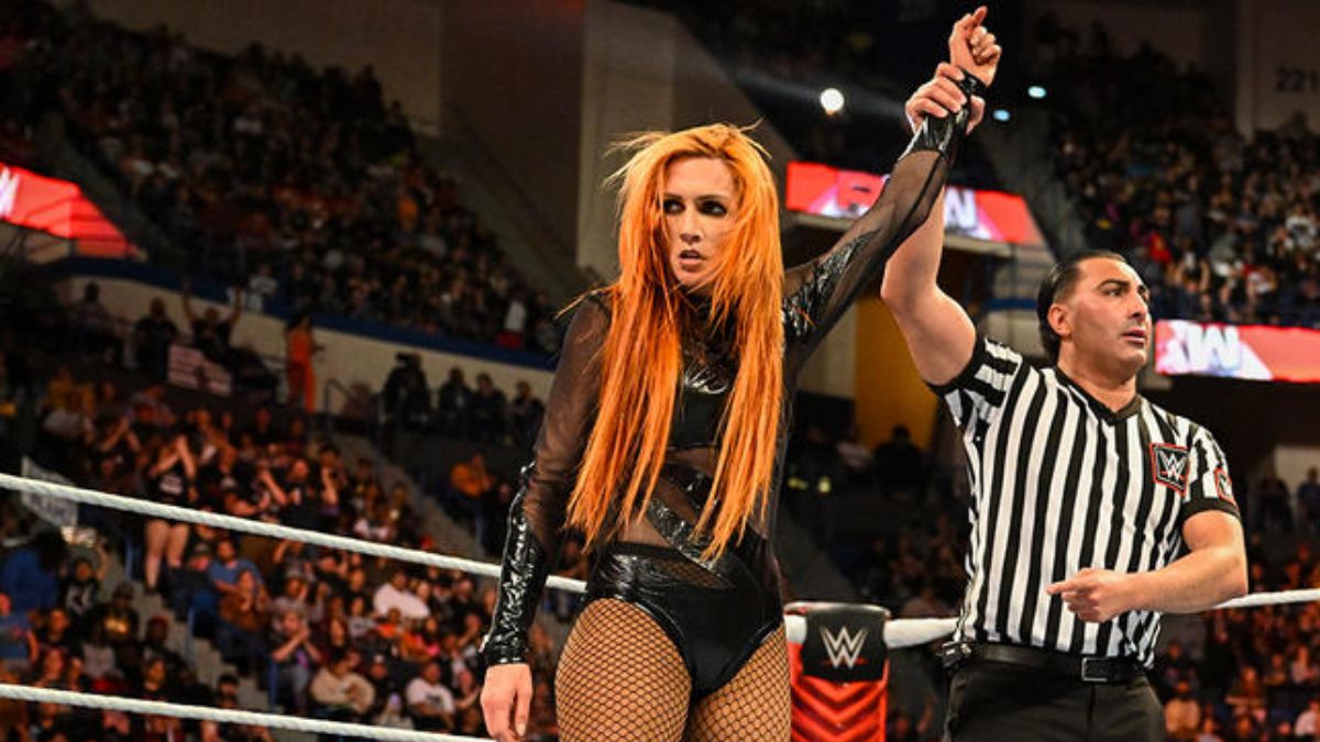 Wwe Raw In Ring Return Becky Lynch Logan Paul More Announced For July 10 Episode