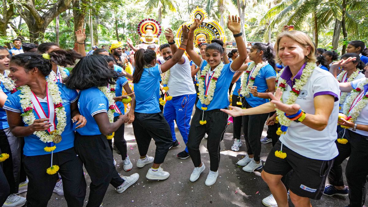 India Womens Hockey Coach Janneke Schopman Reveals How She Inspired Team In Her First Meet