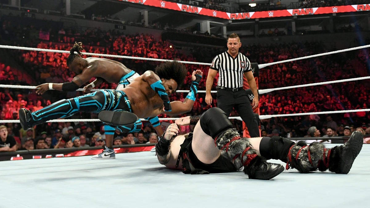 Wwe Raw Former Champions Return Reigning Champion Sidelined With Acl Tear