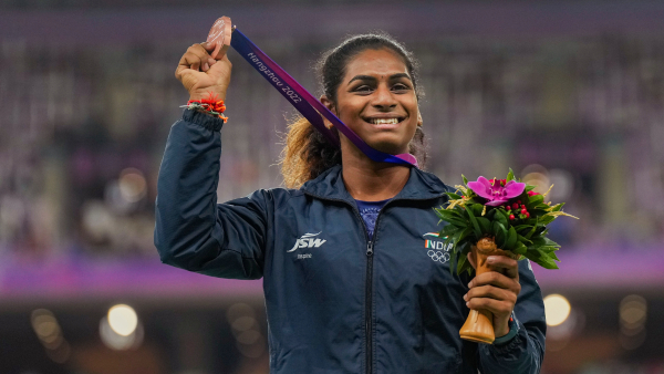 Asian Games 2023: Nandini Agasara - Telangana Tea seller's daughter shines  with bronze-medal finish in heptathlon - myKhel