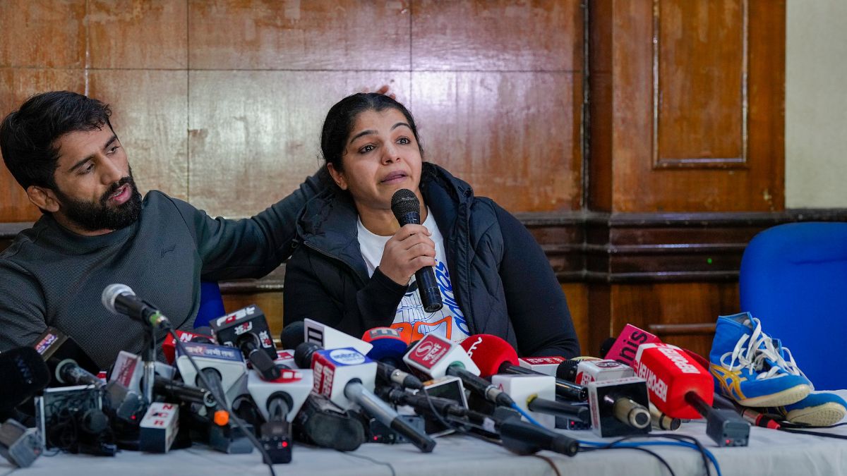 Wfi Election Sakshi Malik Quits Wrestling To Protest Against Sanjay Singhs Election