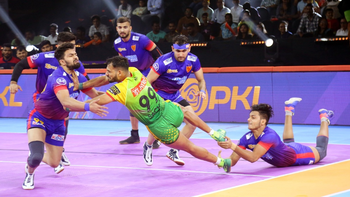 Pkl Season 10 Dabang Delhi Kc Holds Off Patna Pirates S Rally And Secures Win