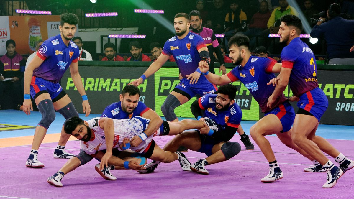 Pkl Season 10 Dabang Delhi Thwart Pardeep Narwals Return As They Defeat Up Yoddhas