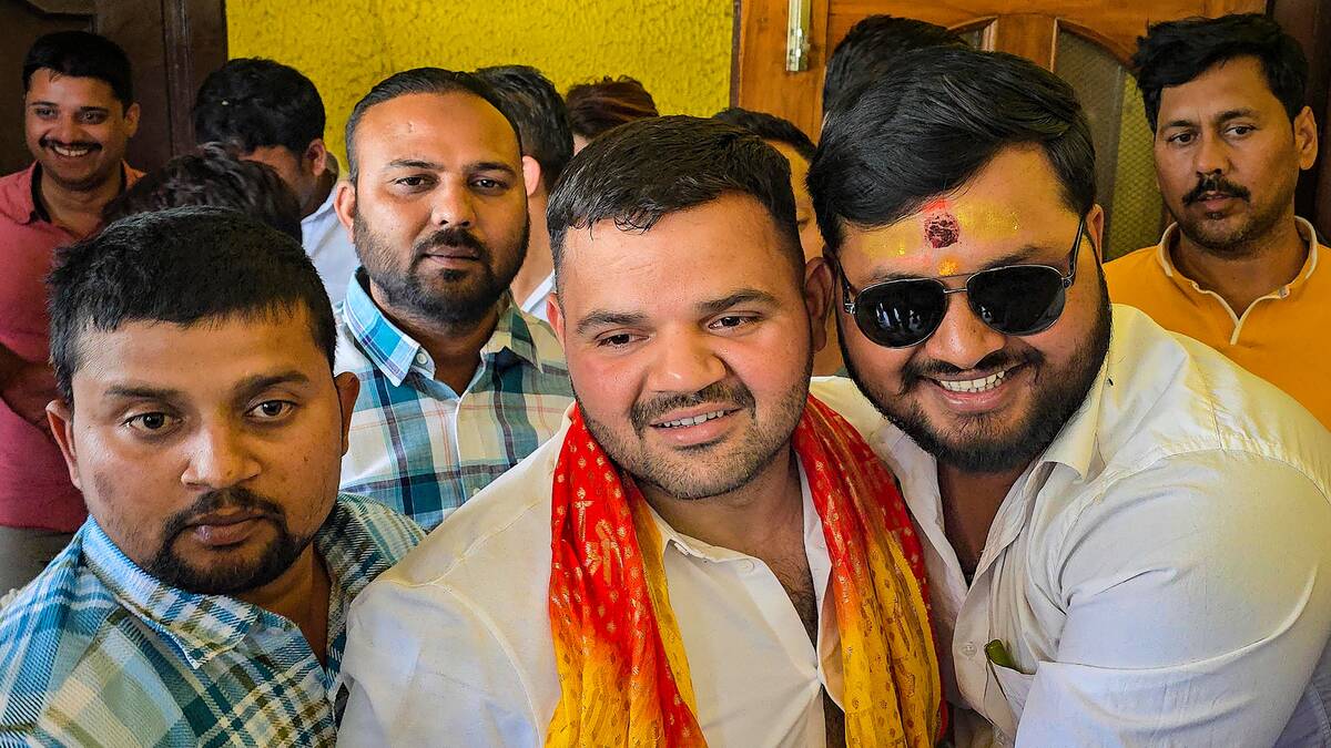 Wrestlers Protest After Bjp Hands Lok Sabha Ticket To Brij Bhushans Son Karan Singh