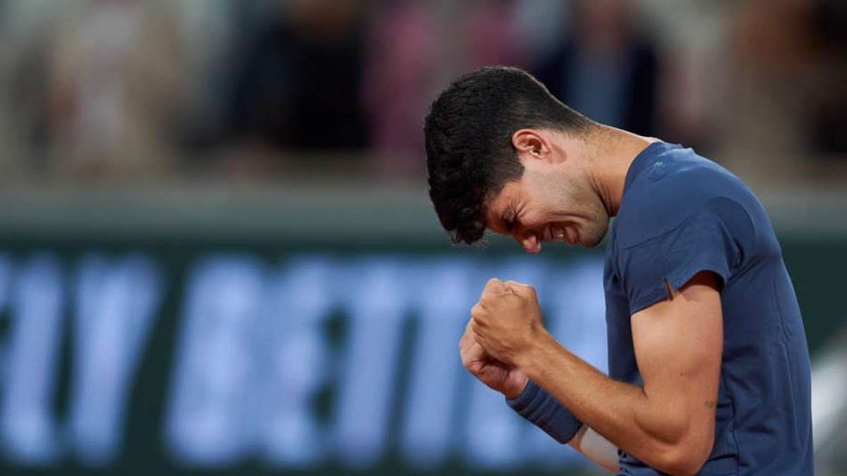 Carlos Alcaraz Sets Up Jannik Sinner Showdown In French Open Semi Finals After Dismantling Stefanos Tsitsipas