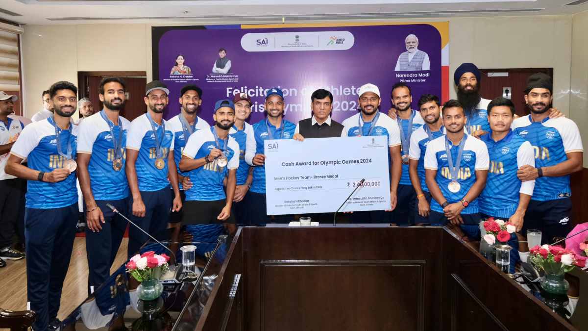 Indian Hockey Team Receive Rs 2 40 Crore Cash From Indian Government For Bronze Paris Olympics