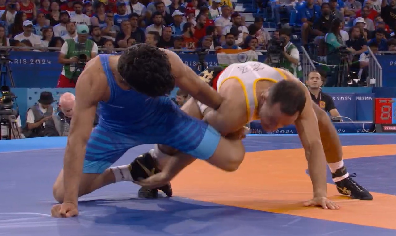 क्रूज़ ने पहला अंक हासिल किया