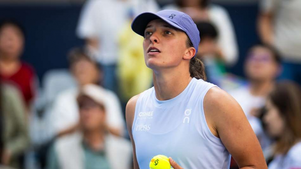 Iga Swiatek Considers Breaking Wta Rules Tennis Season Too Long
