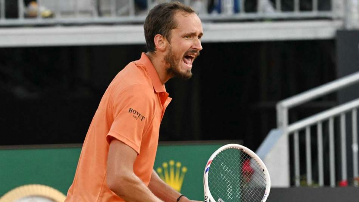 Daniil Medvedev Avoids Pablo Llamas Ruiz Scare In Rome To Reach Last 16