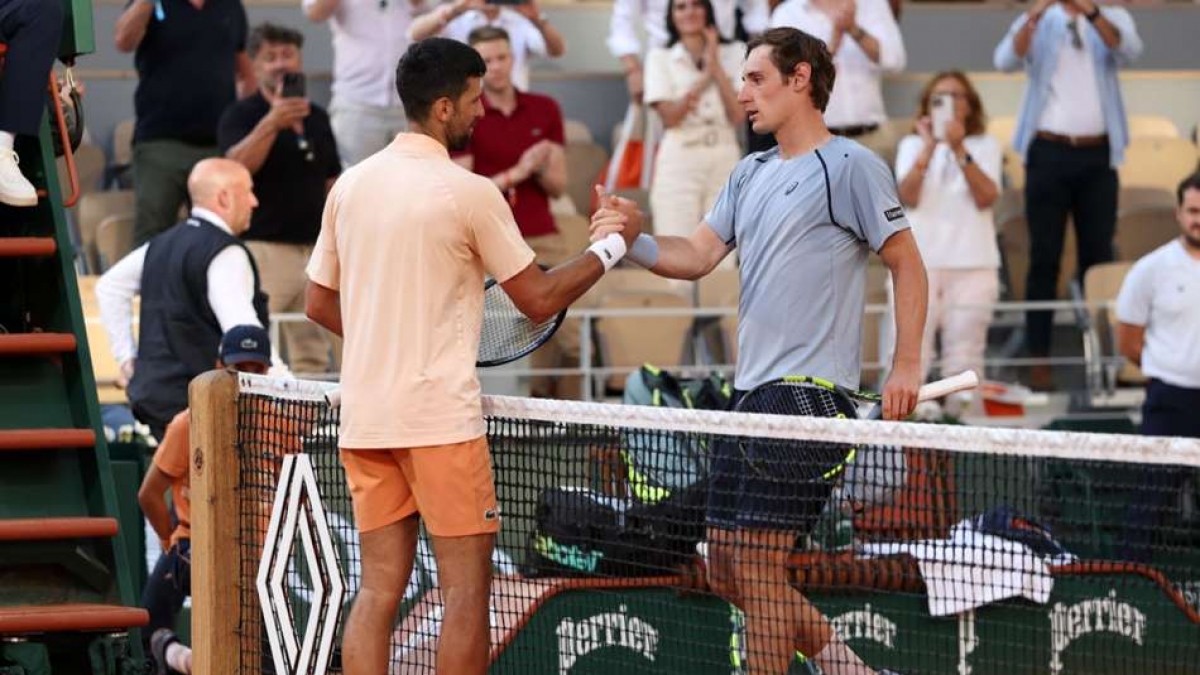 French Open Djokovic Survives Royer Scare To Prevail In Gruelling Four Setter