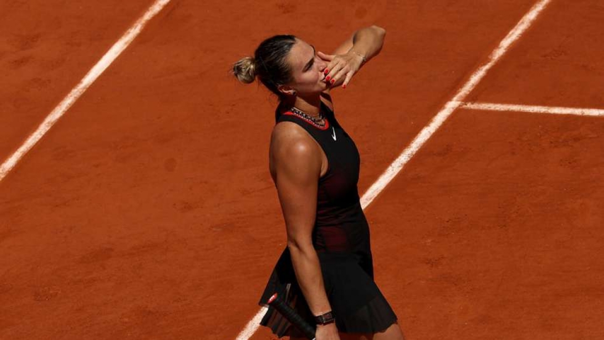 French Open Aryna Sabalenka Passes Jessica Bouzas Maneiro First Round Test