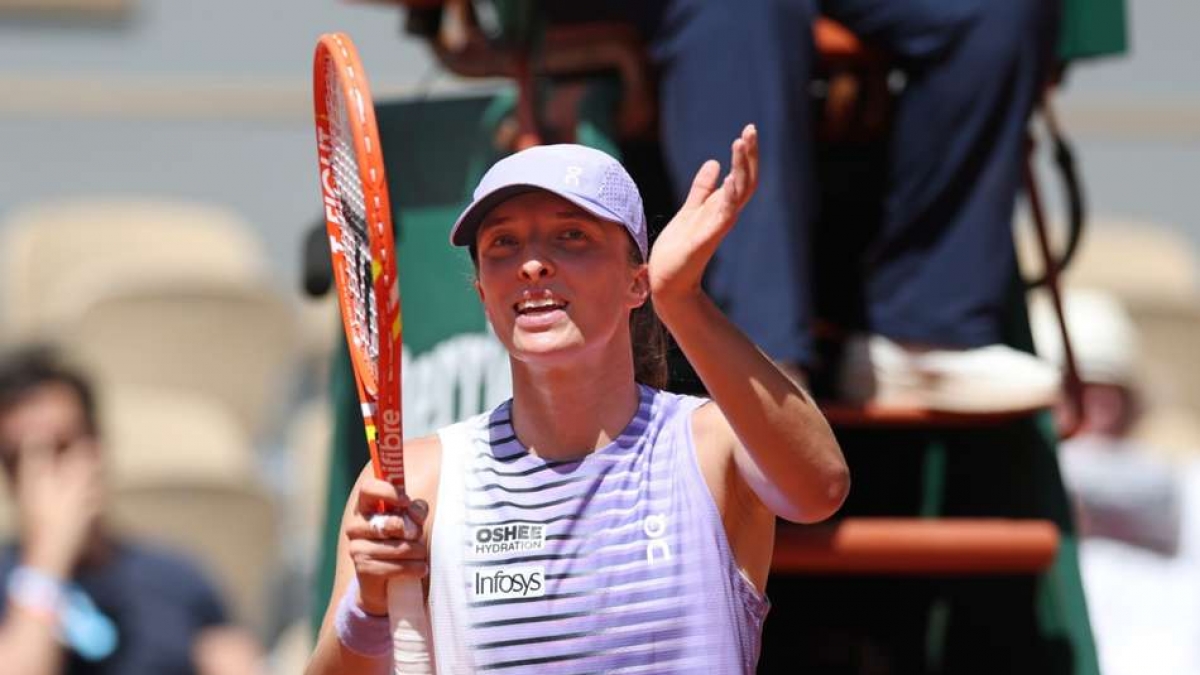 French Open Iga Swiatek Storms Into Past Emerson Jones Into Second Round