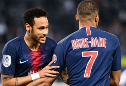 Mbappe leads PSG's title celebrations