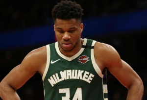 Heat shock NBA-leading Bucks