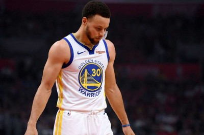 back of curry jersey