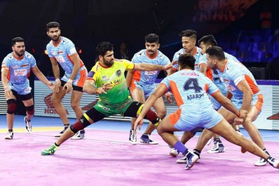 Pro Kabaddi League 2019: Pardeep stars as Patna Pirates blow away second string Bengal Warriors - myKhel