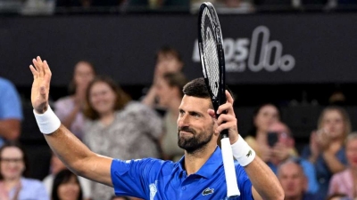 Djokovic beats Monfils 6-3 6-3