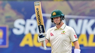 Smith hits 10,000th Test run