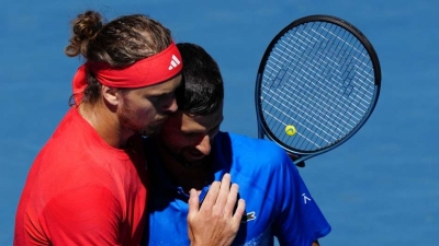Zverev angered by Djokovic jeers
