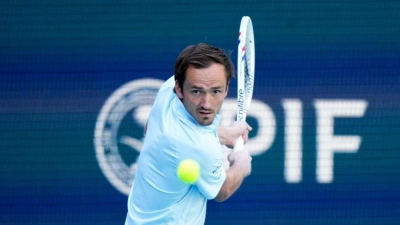 Medvedev knocked out of Miami Open