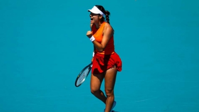 Raducanu goes through in Miami
