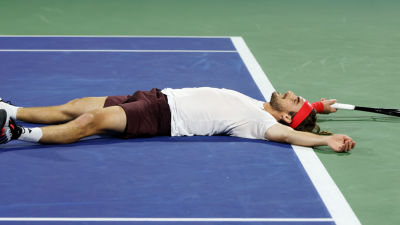 Stefanos Tsitsipas wins Dubai final
