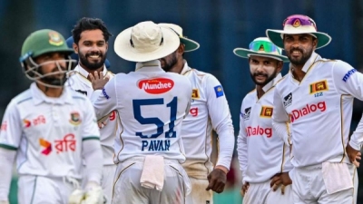 Sri Lanka close in on victory