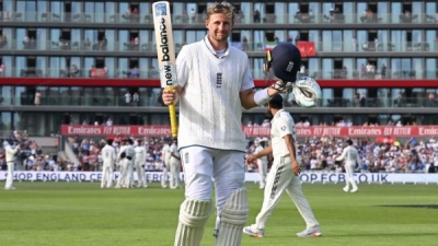 Joe Root's historic day helps England build first innings lead on day 3